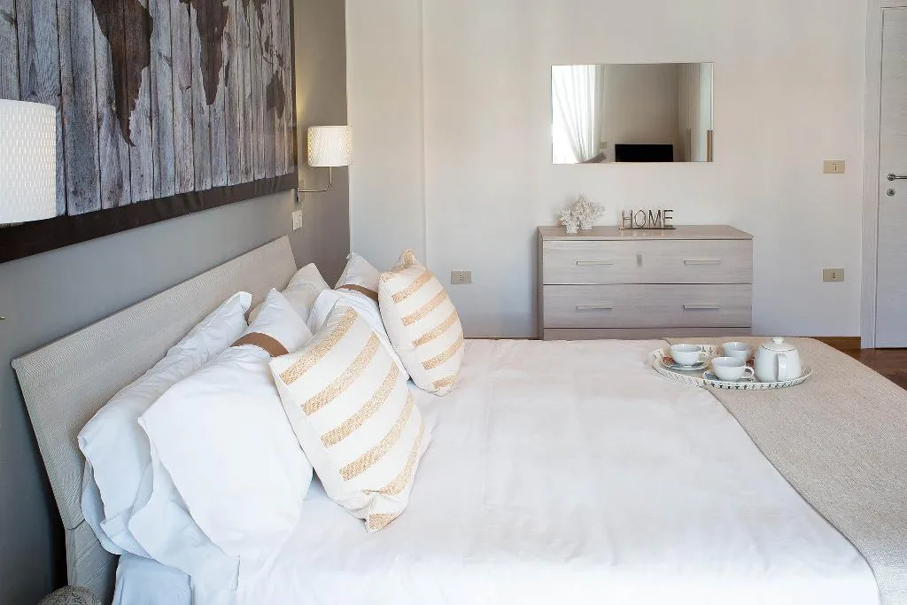 APARTMENT CAPACITY 4 Room, Residenza Flegrea, Naples