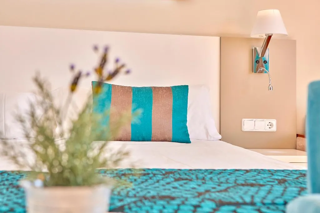 DOUBLE SUPERIOR SEA VIEW Room, Universal Hotel Lido Park & Spa, Majorca