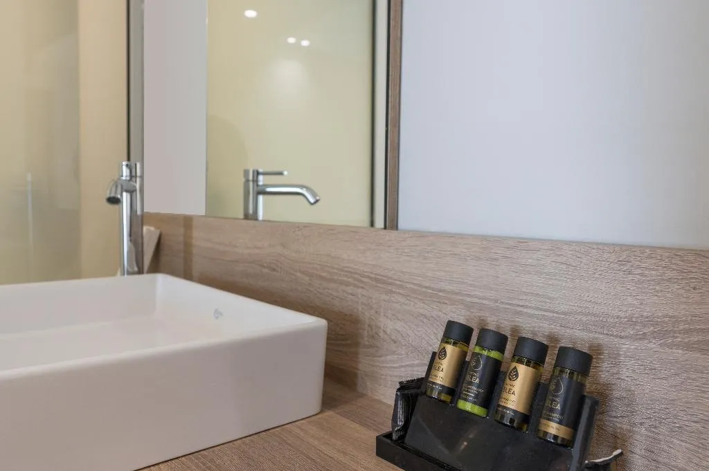 SUITE WITH JACUZZI Room, Mare Village Hotel, Crete