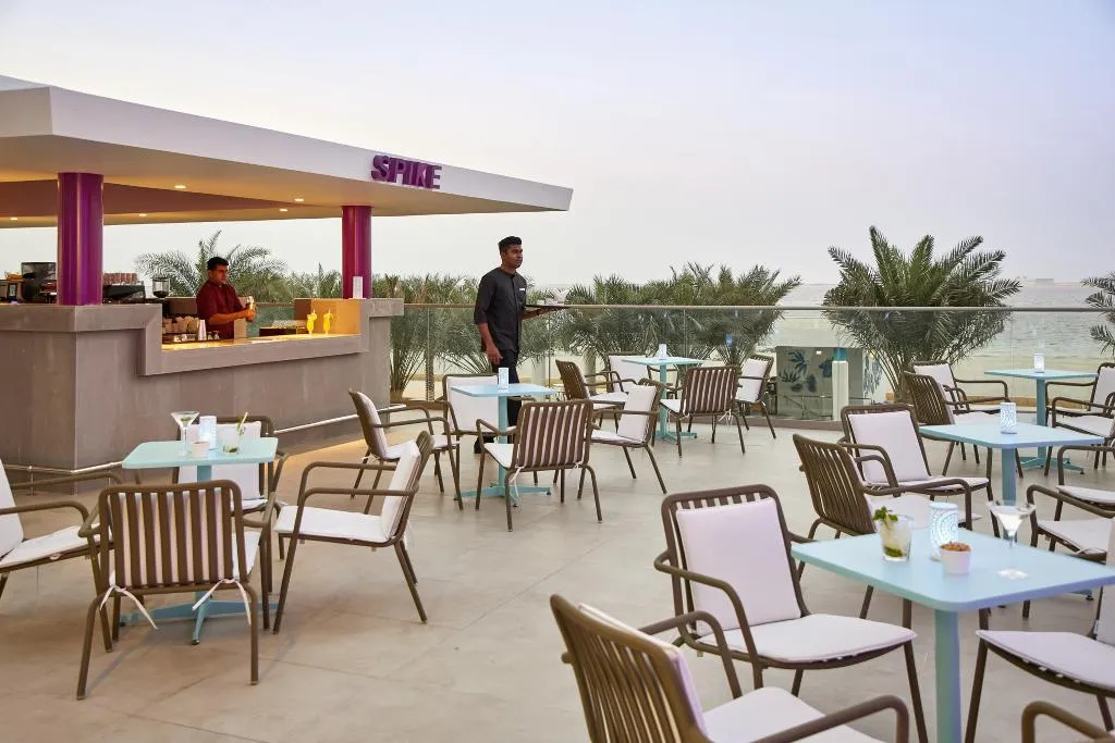 Terrace, Hotel Riu Dubai - All Inclusive, Dubai