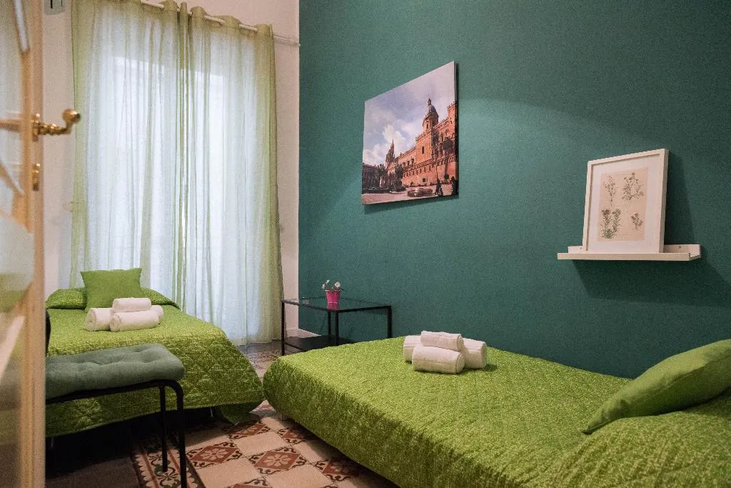 Room, B&B Ai Tintori, Palermo
