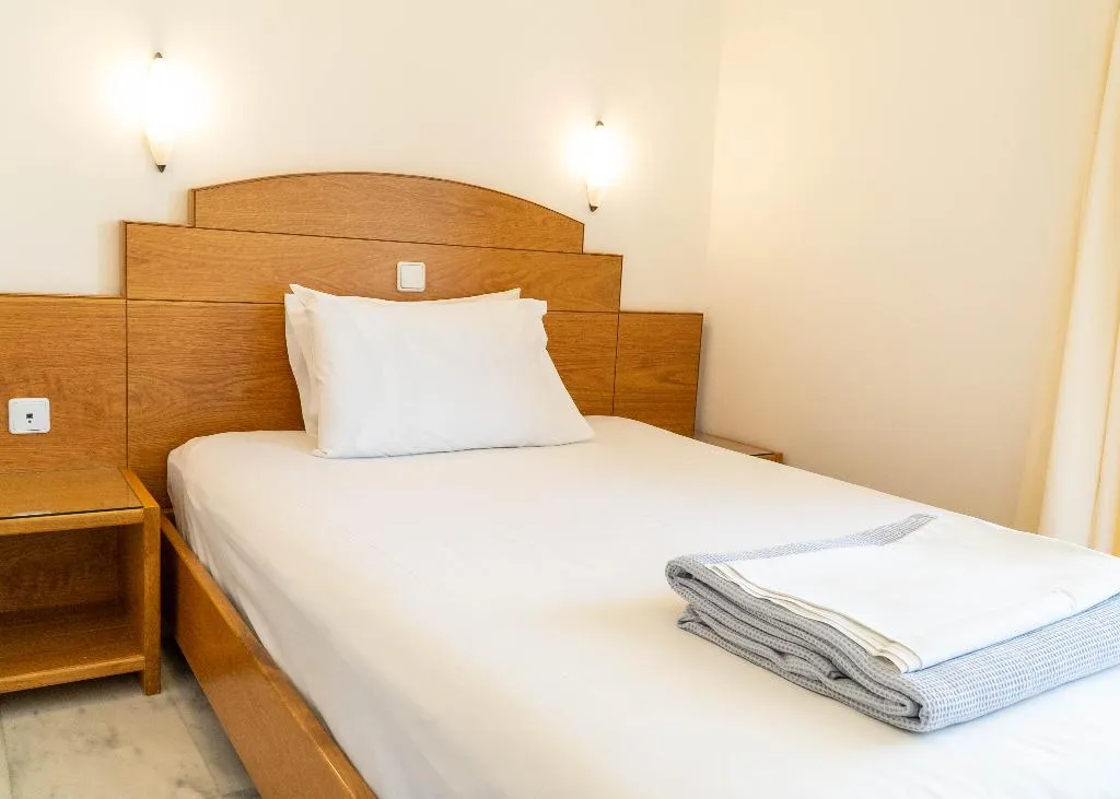 Room, Orestis, Crete