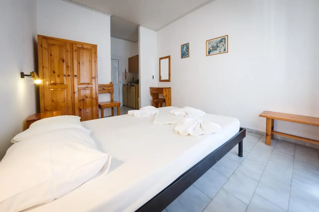 Room, Venus Studios, Zante