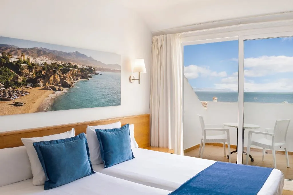 DOUBLE SINGLE USE SUPERIOR Room, AluaSun Lago Rojo, Costa Del Sol