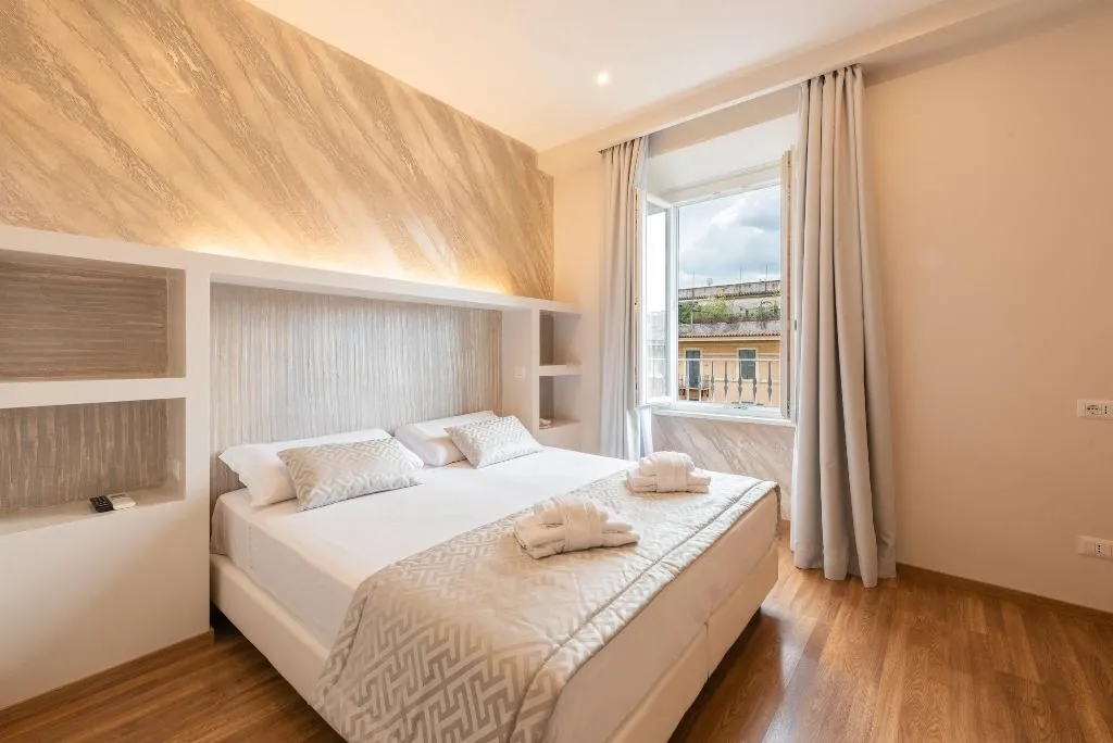 Room, Top Floor Colosseo, Naples