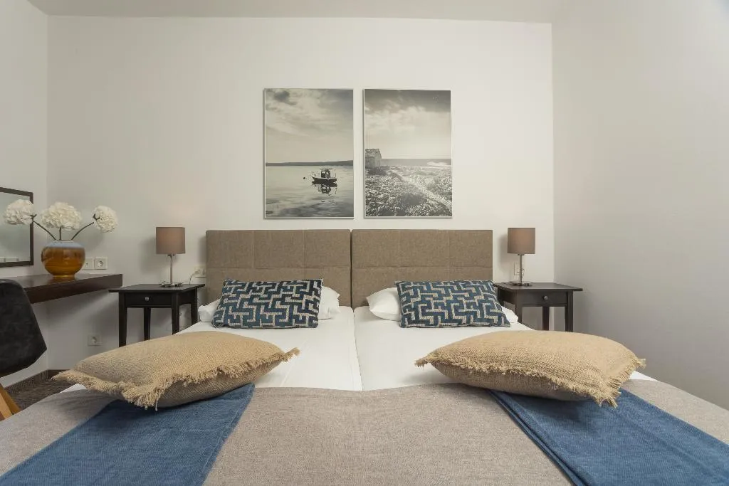 TWIN ONE BEDROOM ONE BATHROOM Room, Villa Arausa, Split