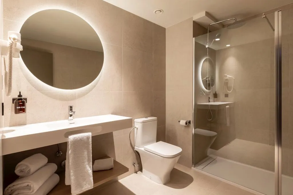 Double or Twin STANDARD Room, Acta Piramides, Madrid
