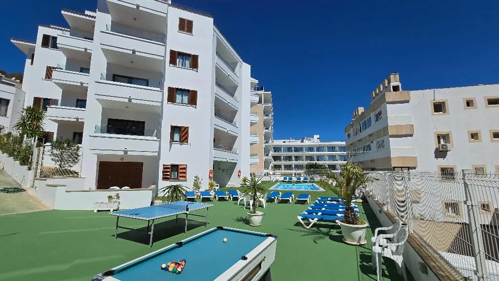 Terrace, Marina Palmanova Apartamentos, Majorca