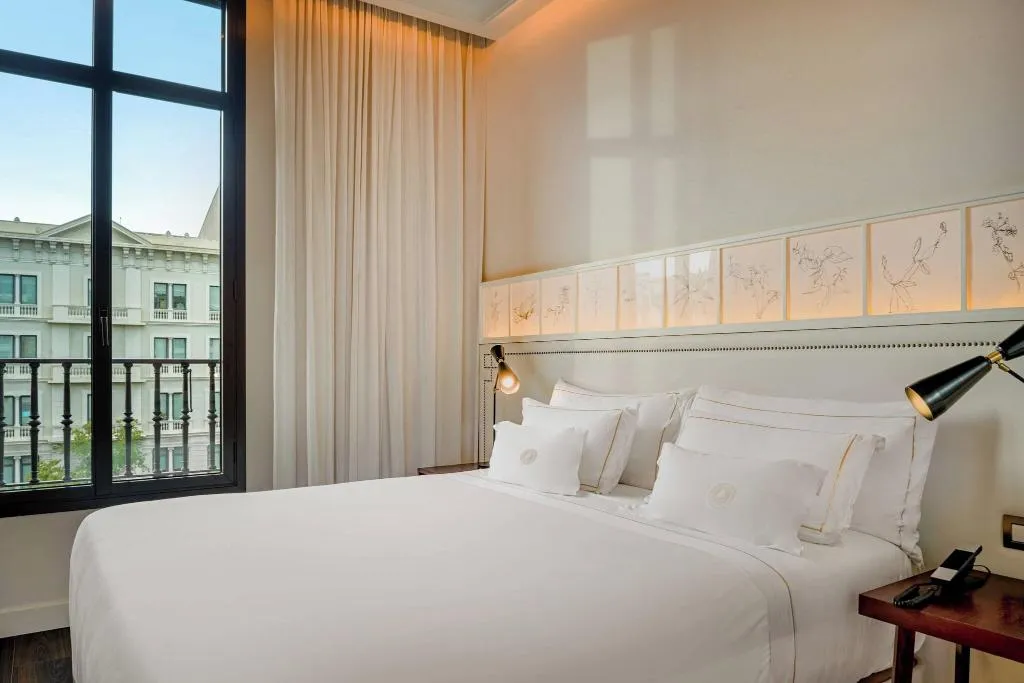 DOUBLE DELUXE QUEEN BED Room, Cotton House, Autograph Collection, Barcelona