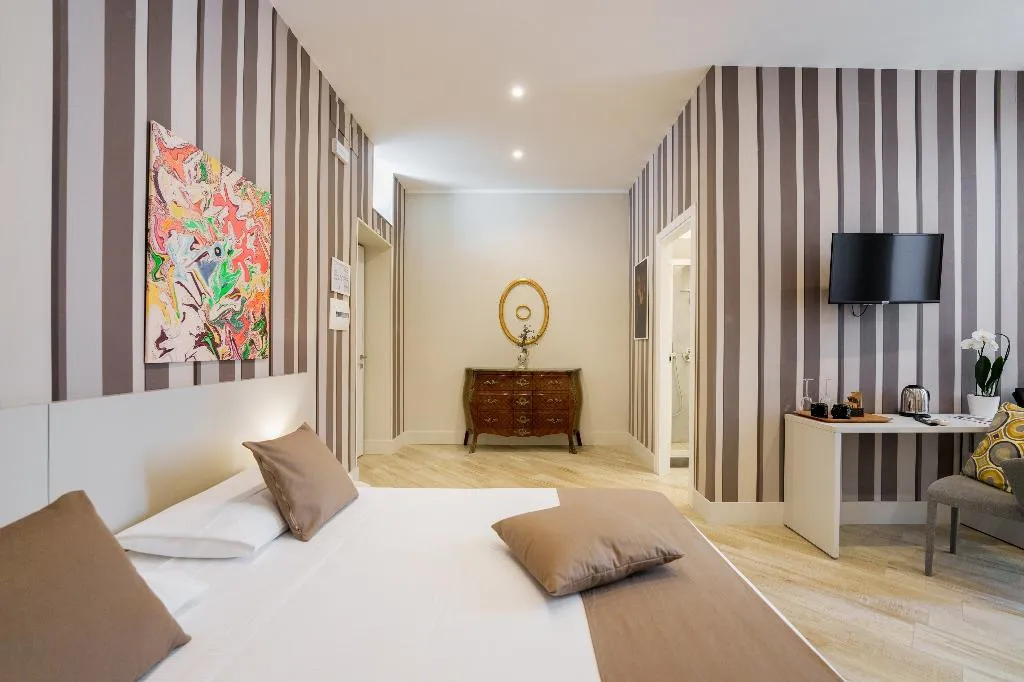 QUADRUPLE CITY VIEW Room, It's Room Naples, Naples
