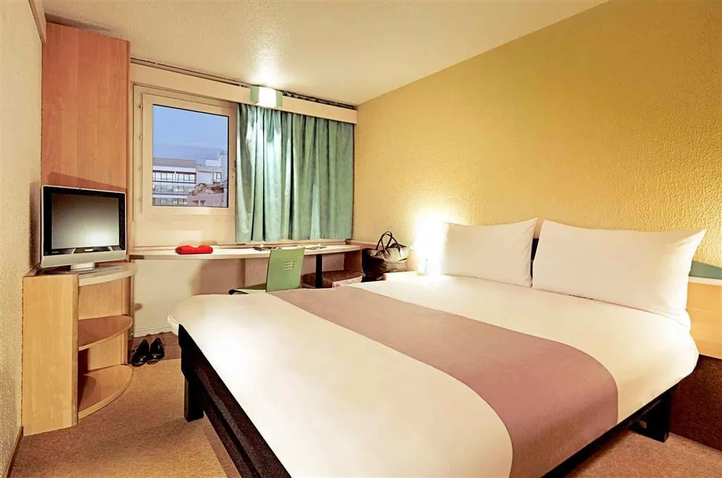 DOUBLE STANDARD Room, B&B HOTEL Berlin City West, Berlin