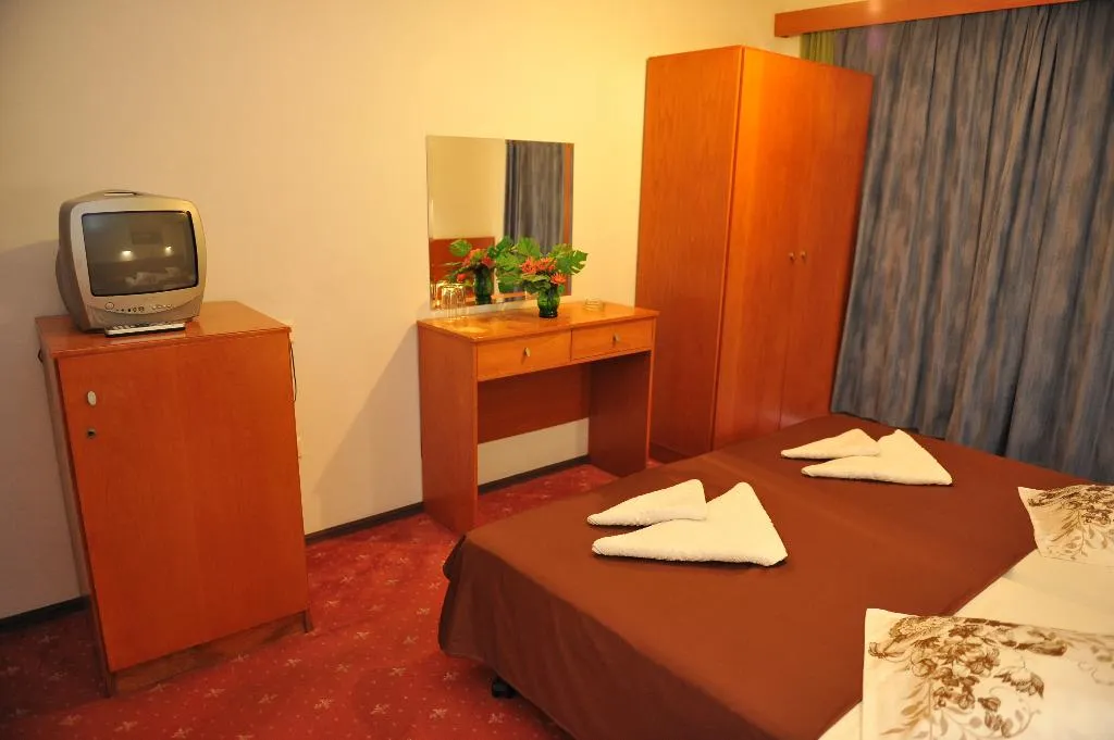 Double or Twin GARDEN VIEW Room, Heleni Beach Hotel, Rhodes