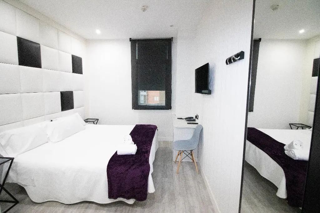 DOUBLE KING SIZE BED Room, Avenida de España, Madrid