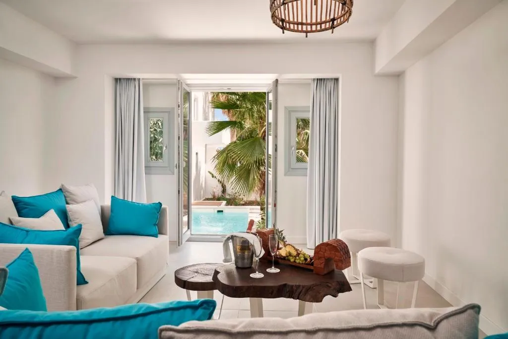 SUITE WITH PRIVATE POOL Room, Nikki Beach Resort & Spa Santorini, Athens