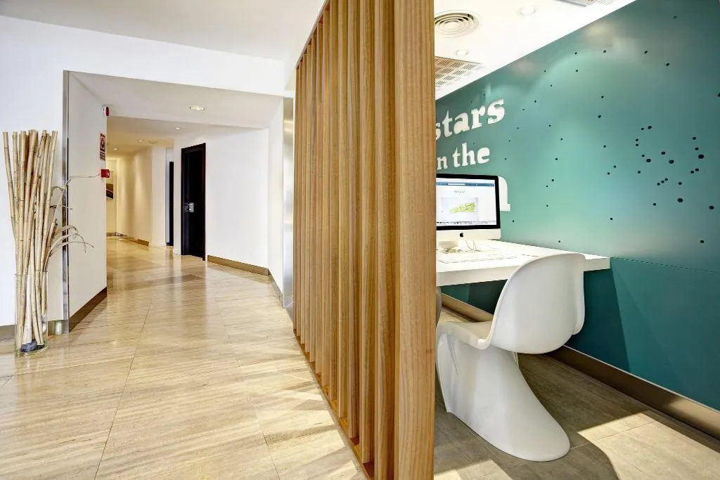 Lobby, Costa Azul, Majorca