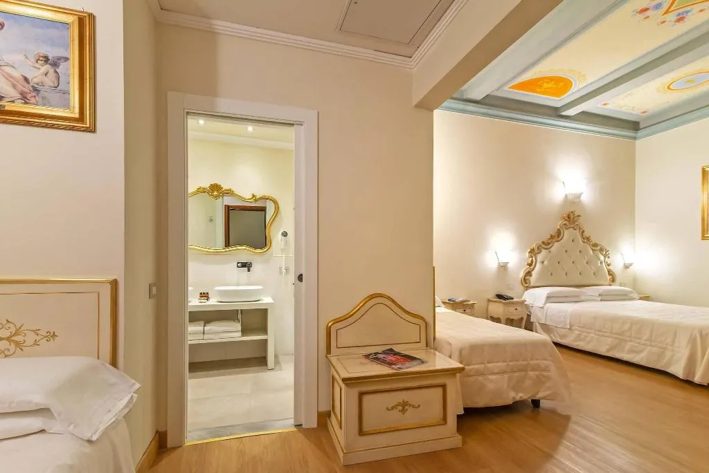 QUADRUPLE STANDARD Room, Porta Faenza, Florence
