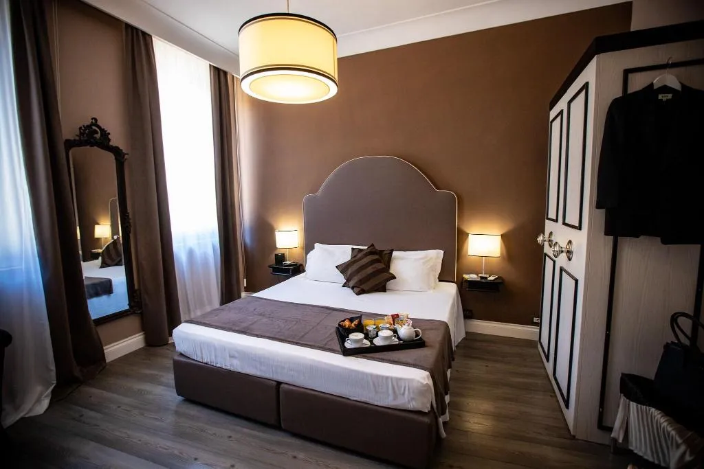 DOUBLE DELUXE QUEEN BED Room, Jb Relais, Rome