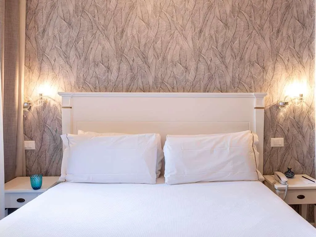 Room, Sonder Salute Palace, Venice