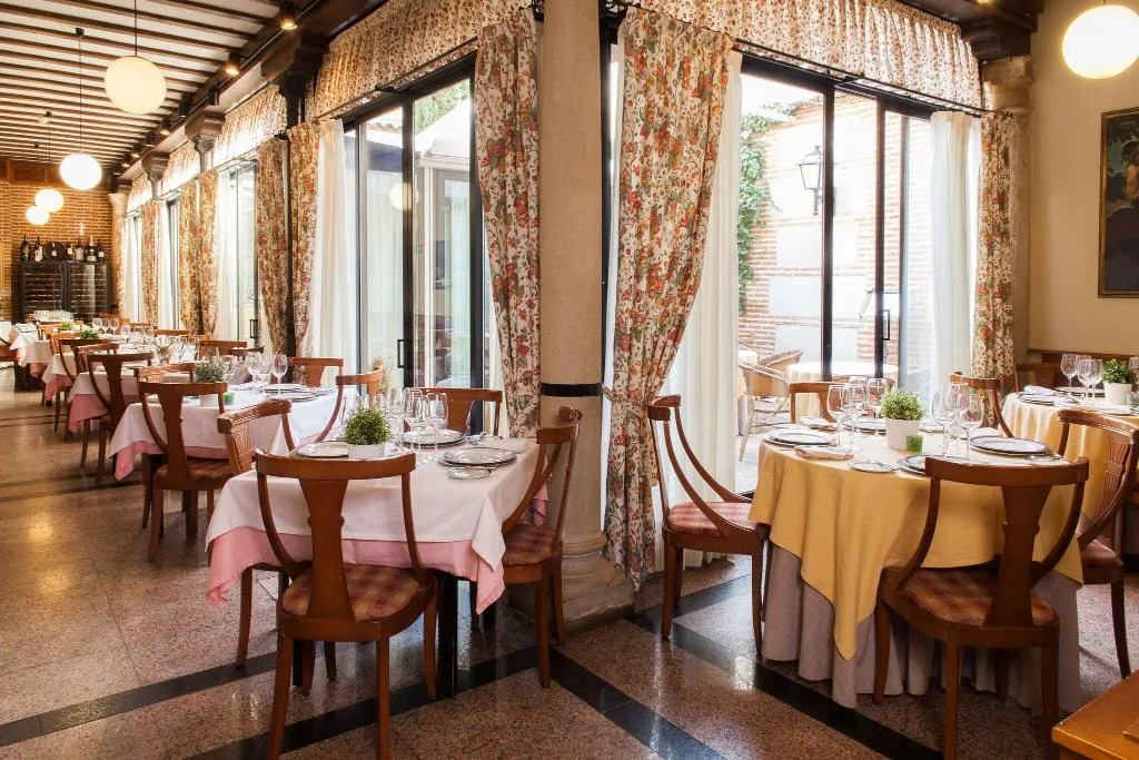 Restaurant, Hostal Miguel De Cervantes, Madrid