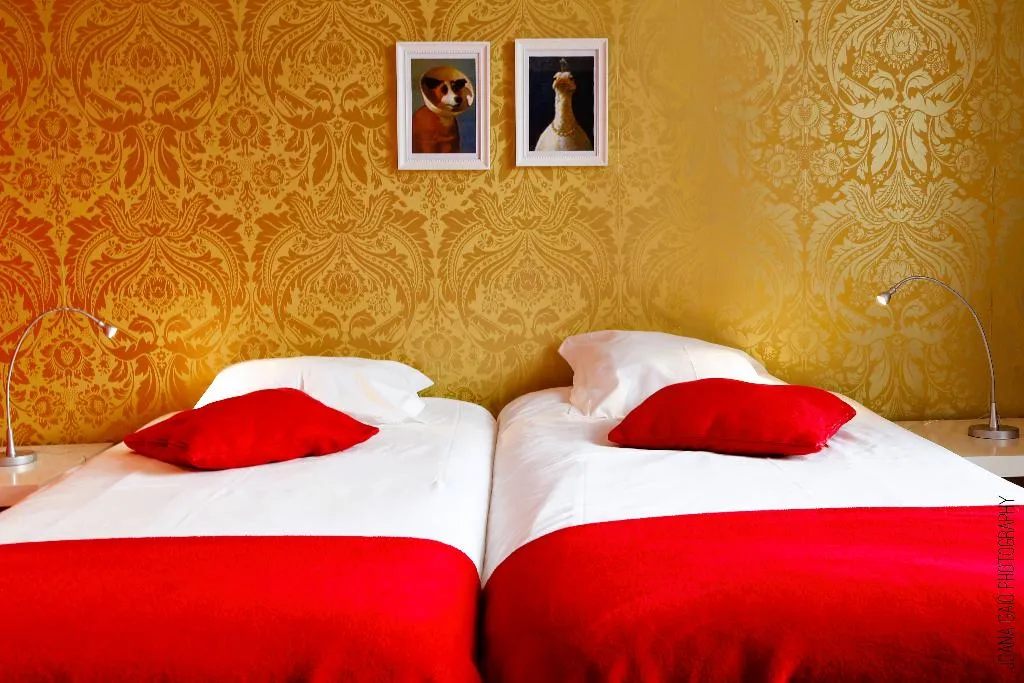 TWIN Shared external bathroom Room, Rivoli Cinema Hostel, Porto