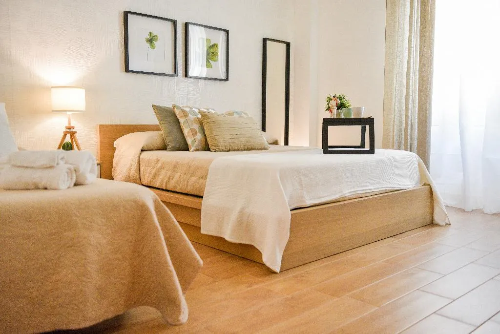 DOUBLE SUPERIOR Room, B&B Portafortuna Lucky Charm, Naples