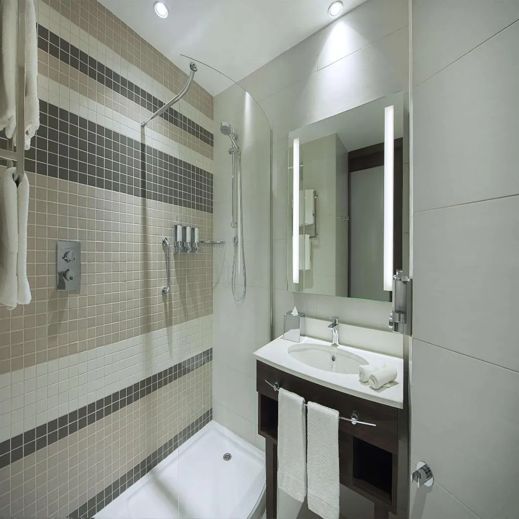 DOUBLE QUEEN SIZE BED Room, Hampton by Hilton Dubai Airport, Dubai