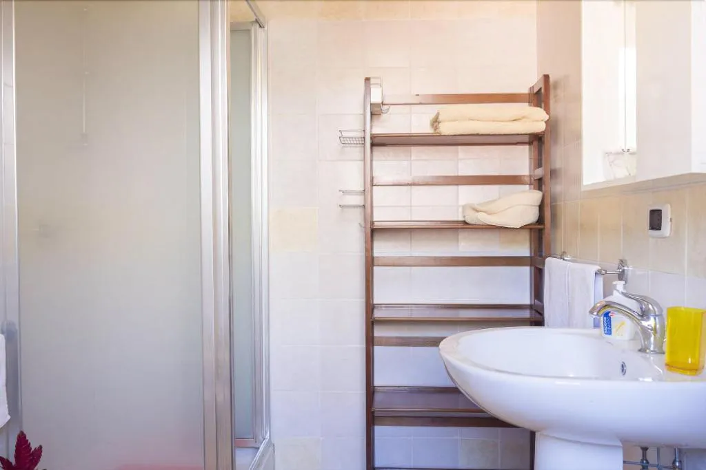 Room, B&B Il Lapillo, Naples