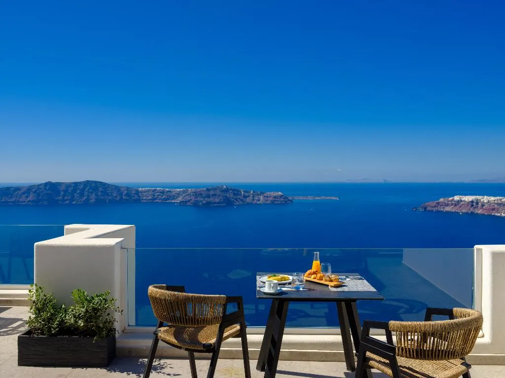 TRIPLE ONE BEDROOM ONE BATHROOM Room, Andromeda Villas, Santorini