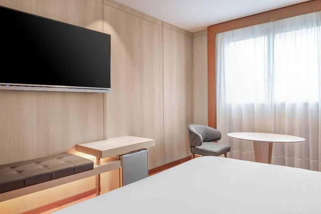 DOUBLE QUEEN SIZE BED Room, AC Huelva, Costa De La Luz