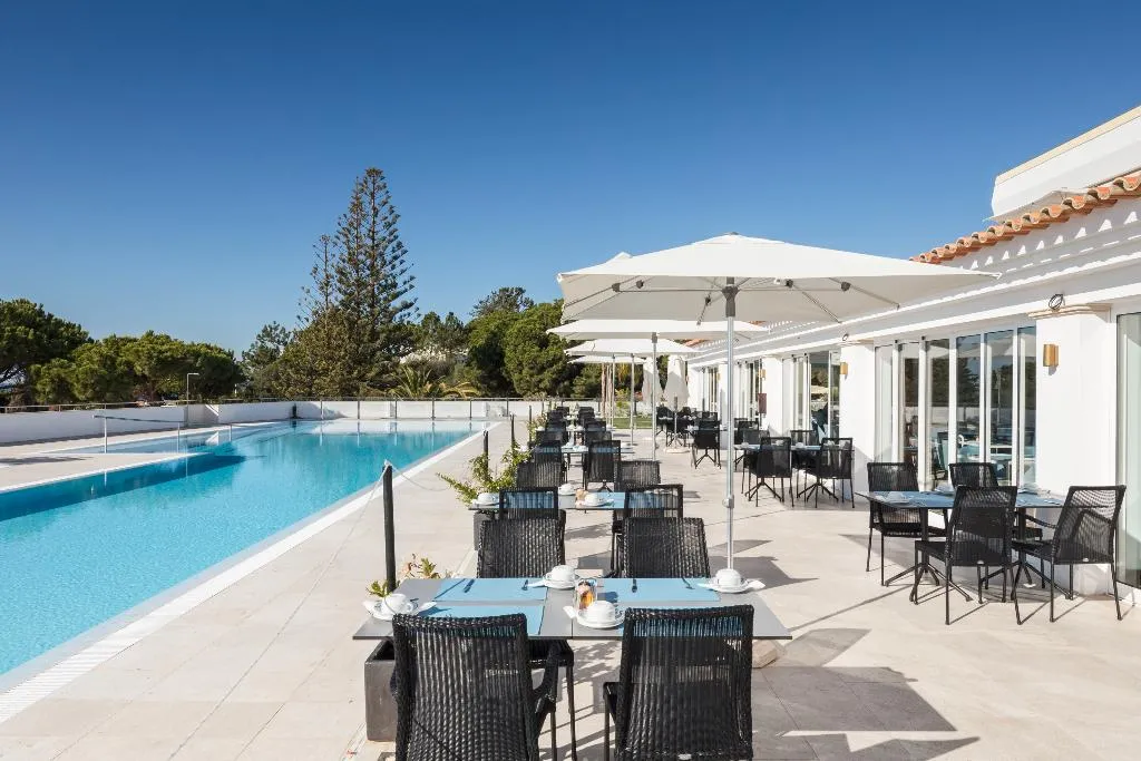 Pool, Dona Filipa Hotel, Algarve