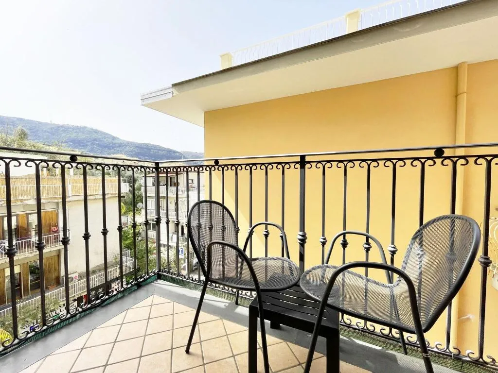 DOUBLE SUPERIOR QUEEN BED Room, Hotel Central, Naples