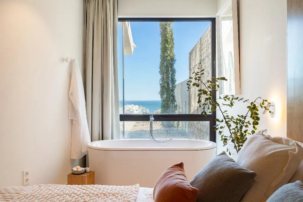 VILLA FOUR BEDROOMS THREE BATHROOMS Room, Leiro Residences - Preferred Hotels & Resorts, Costa Del Sol