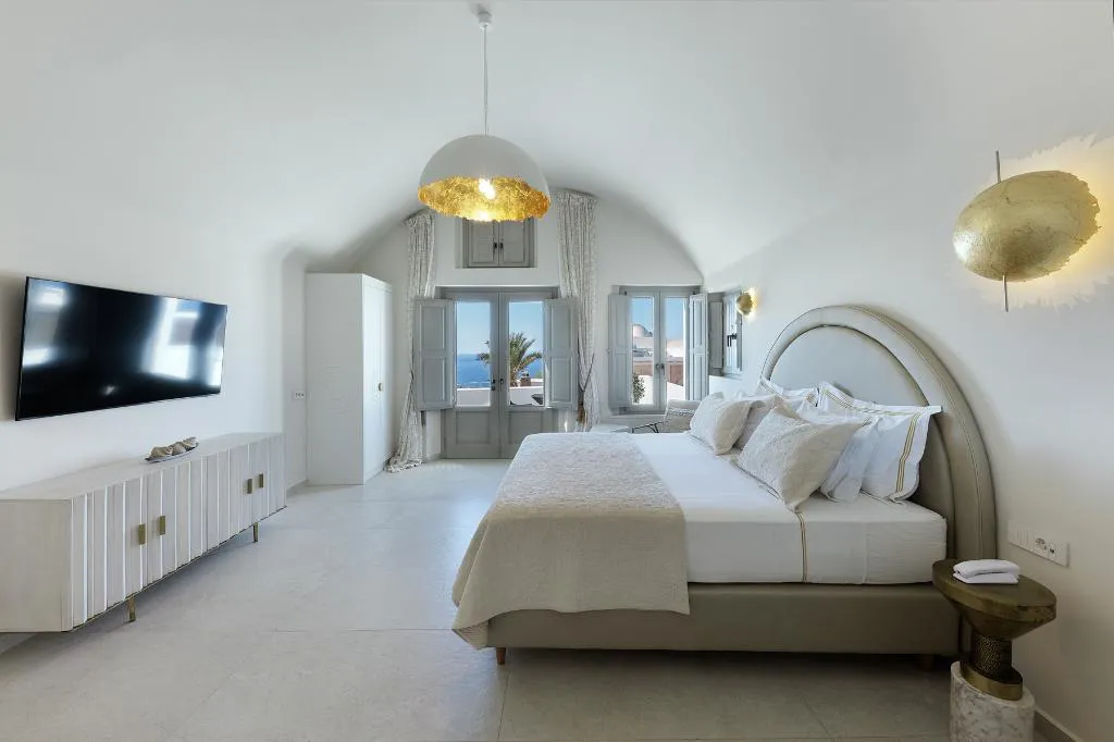 SUITE OCEAN VIEW HONEYMOON Room, La Madeleine Oia, Santorini