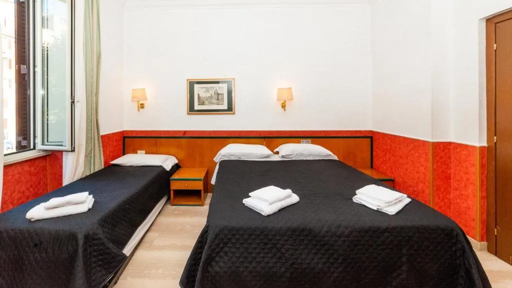 TRIPLE STANDARD Room, Hotel Center 2, Naples