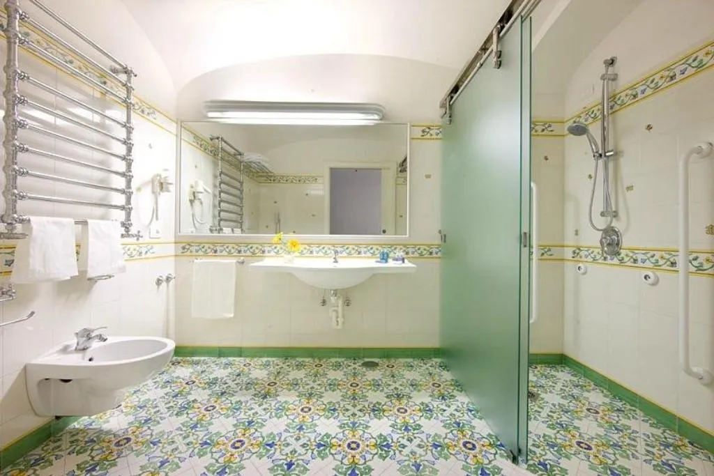 Double or Twin DELUXE GARDEN VIEW Room, Grand Hotel la Favorita, Naples