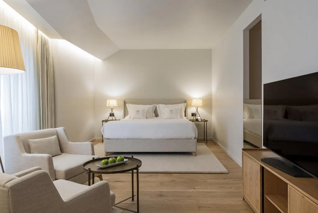 SUITE KING BED ONE BEDROOM  Room, Vignette Collection  Casa da Companhia, Porto