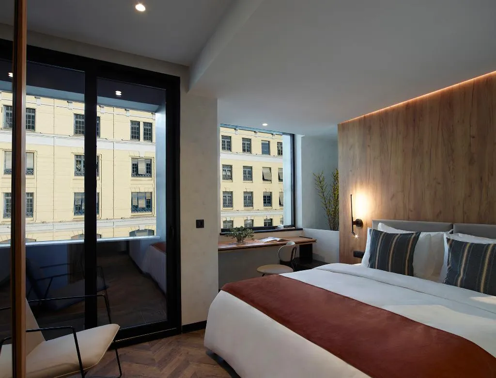 DOUBLE SIDE SEA VIEW WITH BALCONY Room, The Port Square Hotel, Athens