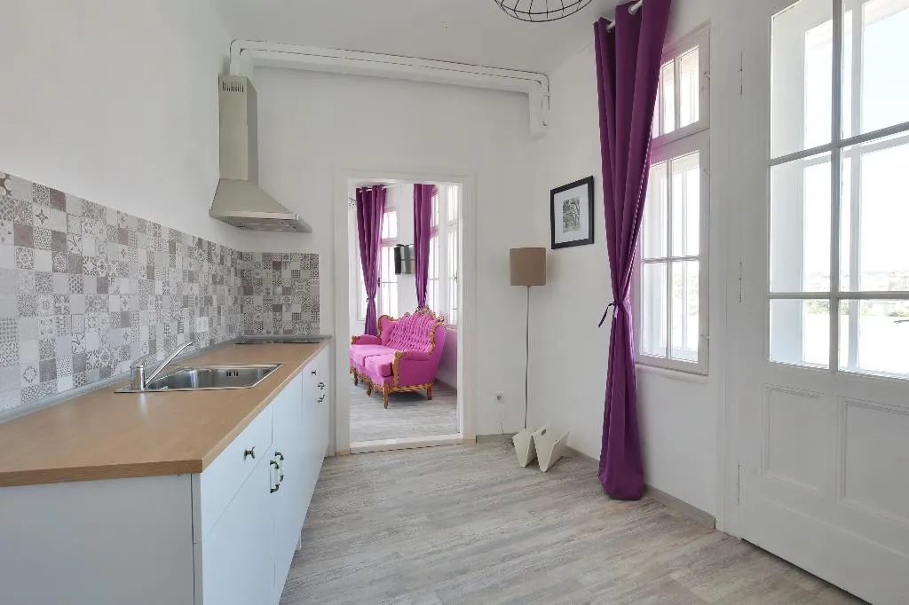 APARTMENT Presidential WITH VIEWS Room, M Hostel Musala, Varna