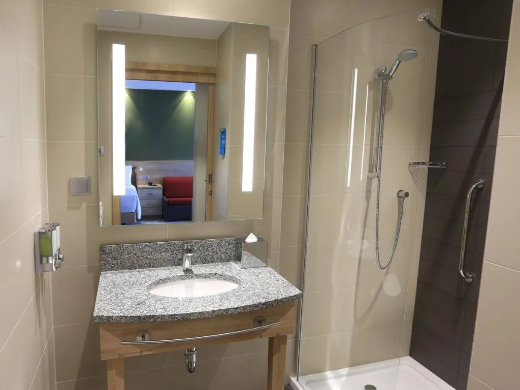 DOUBLE QUEEN SIZE BED Room, Hampton by Hilton Gdansk Old Town, Gdansk