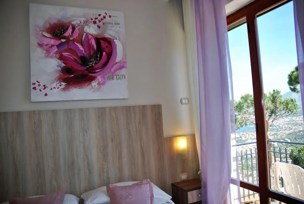 Room, Villa Fiorita, Naples