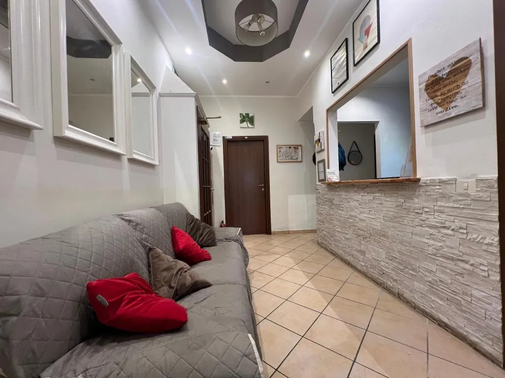 Lobby, Freedom Traveller, Naples