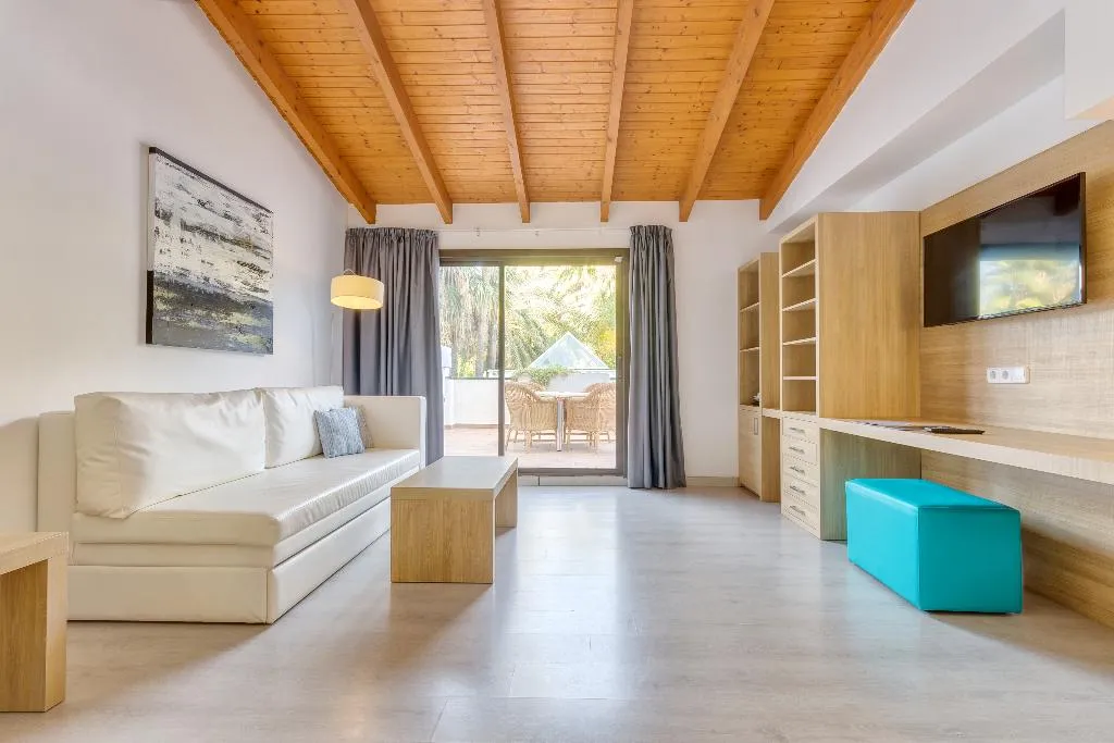 JUNIOR SUITE WITH TERRACE Room, Bahia de Alcudia Hotel & Spa, Majorca