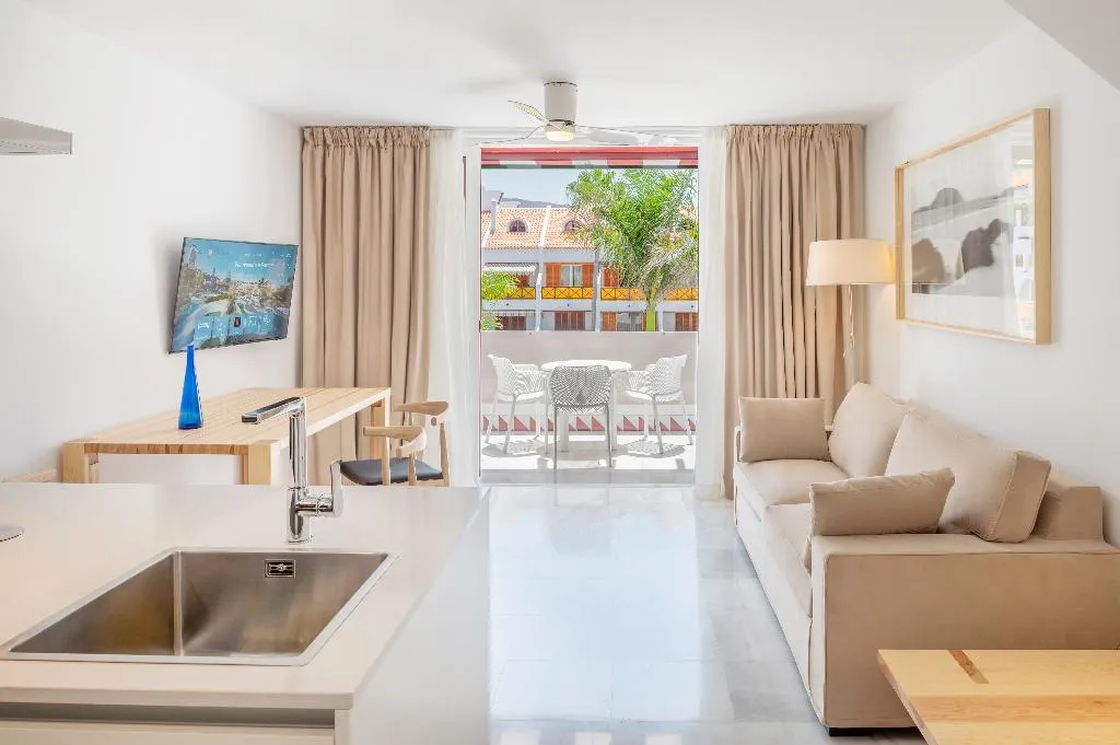 APARTMENT SUPERIOR ONE BEDROOM Room, Parque Santiago IV, Tenerife