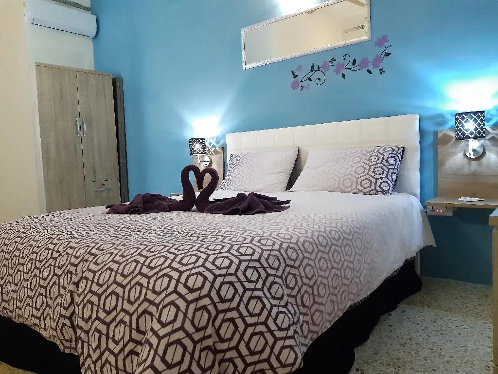 TRIPLE STANDARD Room, Tarona Guesthouse, Malta