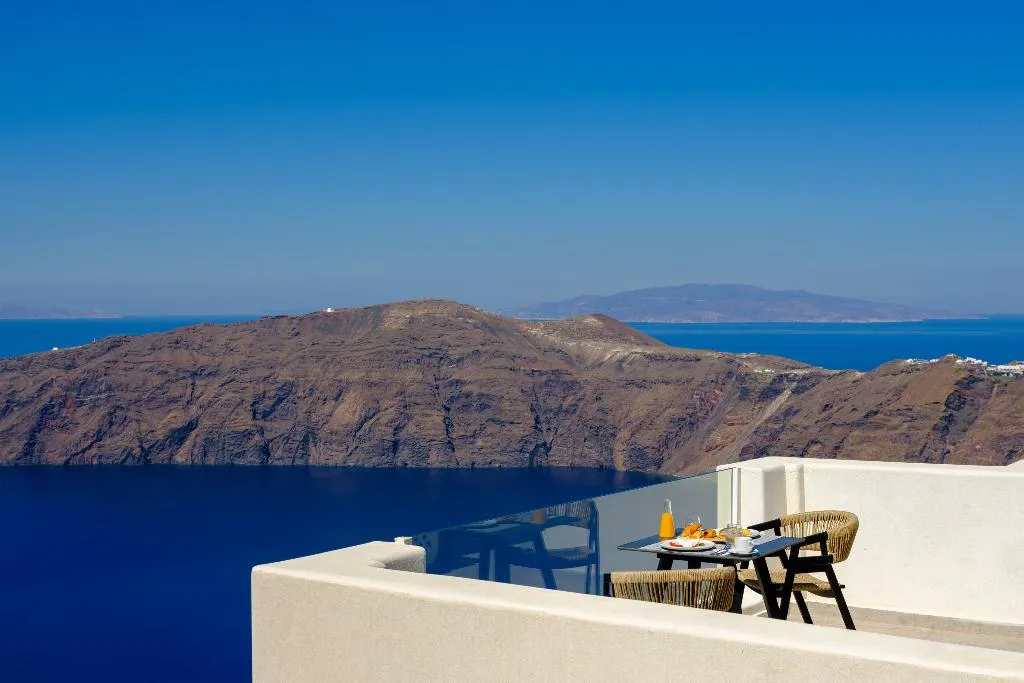 TRIPLE ONE BEDROOM ONE BATHROOM Room, Andromeda Villas, Santorini