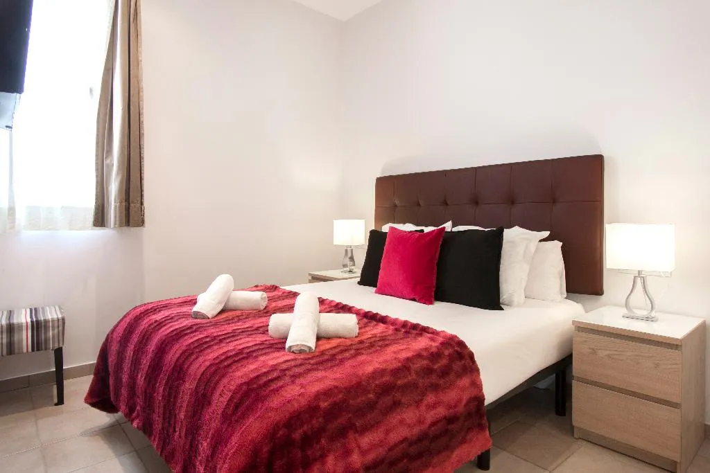 APARTMENT CAPACITY 2 TWO BEDROOMS Room, Dailyflats Barcelona Center, Barcelona