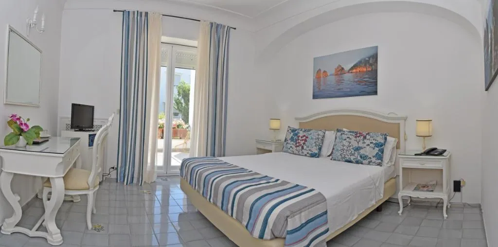 Double or Twin SUPERIOR GARDEN VIEW Room, Hotel Villa San Felice, Naples