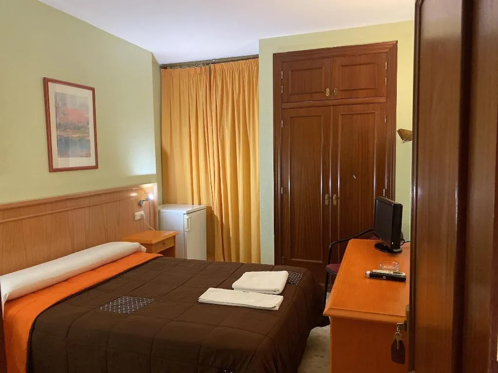 Room, Hostal Carlos Iii, Costa Almeria