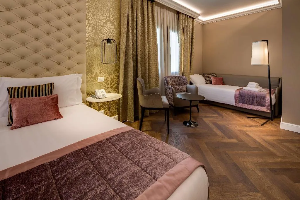 QUADRUPLE DELUXE QUEEN BED Room, CHC Continental, BW Premier Collection, Venice