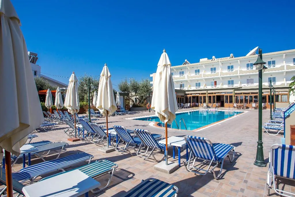 Pool, Georgia Apartments, Rhodes
